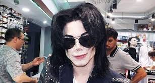 شاب ينفق 30 ألف دولار ليشبه مايكل جاكسون صور Michael Jackson Michael Jackson Impersonator Jackson