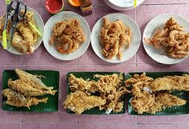 Warung pok nong adalah warong sotong goreng celup tepung yg paling terkenal di pantai mengabang telipot di terengganu. Sojourn In Terengganu Warung Pok Nong Ikan Celup Tepung Escapy Travel Mag