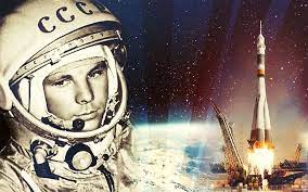 День космонавтики — праздник, посвященный первому полету человека в космос, его отмечают во всем мире 12 апреля первый орбитальный полет вокруг земли выполнил советский. S Dnem Kosmonavtiki