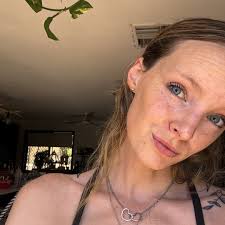 Who can recommend a hairdresser to foil grey hair over bleached blonde in  Toowoomba?