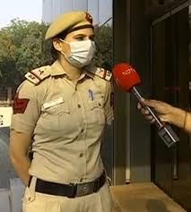 Recently delhi police constable recruitment 2016 notification is released for 4669 posts. Meet Delhi Head Constable Seema Dhaka Who Got Promoted Before Time She Found 76 Missing Children