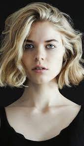 Do Not Want This Shape At The Bottom Hairstyles Hair Styles Thick Hair Styles Chin Length Hair