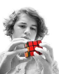 De kubussen van Rubik redactionele foto. Illustration of meetkunde
