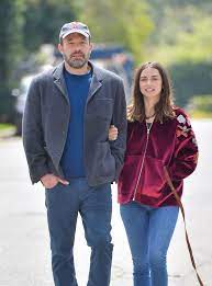 Jennifer garner has signed on to produce and star in family leave, a netflix family comedy inspired by new york times bestselling author amy krouse rosenthal's book bedtime for mommy. So Versteht Sich Jennifer Garner Mit Ben Afflecks Freundin Promiflash De