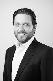 Tim Carleton's Instagram, Twitter & Facebook