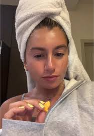 lydia (@lydia.downs)