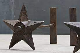 Til Why Industrial Era Buildings Have Metal Stars On Them This Has Been Bugging Me For Way Too Long R Architecture Metal Stars Masonry Historic Renovation
