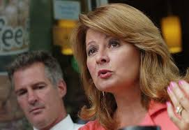 Scott Brown rallies women at Quincy coffee shop