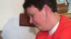 Des artistes donnent leur voix pour une ancienne chanteuse qui souffre  d'aphasie après un AVC