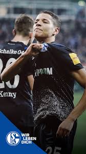 Einzigartige schwarzen fc schalke 04 hintergrund mit fc schalke 04 logo und ein lieben herz von feuer und flammen (hd fussball wallpaper mit liebe für den verein bilder). Fc Schalke 04 Wallpaper Wednesday Facebook