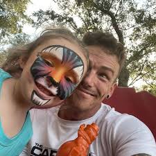 Kevin Freeling's Instagram, Twitter & Facebook