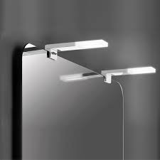 Applique con fissaggio direttamente sullo specchio del bagno, in questo caso la lampada viene fissata forando lo specchio e ancorata sullo stesso così da evitare fori sulla muratura. Applique Led 40 Cm Ip44 Per Specchio Da Bagno Luce Bianca Fredda Cromato