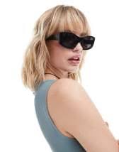 Quay Farrah round sunglasses in black