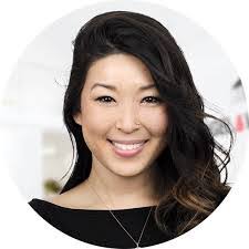 Mari Drake's Instagram, Twitter & Facebook