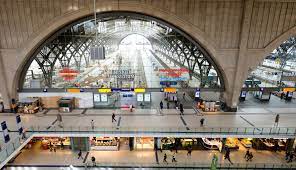 Leipzig hauptbahnhof is europe's largest train station, and yet its well designed layout makes it visitor friendly. Neues Testzentrum Im Leipziger Hautpbahnhof Radio Leipzig