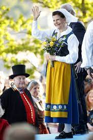 Sveriges nationaldag firas på skansen i stockholm med deltagande av svenska kungafamilien. Basta Bilderna Fran Nationaldagen Svensk Damtidning Bilder