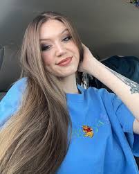 Kaitlyn Deem's Instagram, Twitter & Facebook