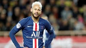 @sergioramos le ha comunicado a varios jugadores de la. El Psg Desmiente Que Vaya A Regalar Fundas De Oro Para El Movil A Sus Jugadores