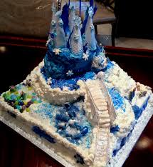 It is easy to make and includes pictures and instructions for making this adorable cake. Elsas Castle And Surroundings From The New Disney Movie Frozen For A Six Year Old Girls Birthday Cake Is French Vanilla Filled With V Cakecentral Com
