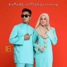 Cari outfit warna monochrome pilihanmu di sini. Warna Baju Raya 2018