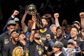 May 31, 2021 · 得到nba總冠軍，絕對是各隊馳騁賽季的終極目標，然而對少數幾支球隊來說，總冠軍和他們之間的距離似乎總是比其他人更近了些，讓他們得以在短時間內連續奪冠，建立起所謂的「王朝」。 å‹‡å£«ç›´è½å››è¡›å†•nbaç¸½å† è» ç¤¾æœƒæ–°èž ä¸­åœ‹æ™‚å ±
