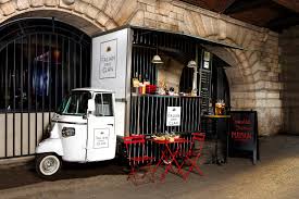 Un Triporteur Chic Et Elegant Aux Couleurs De L Italie Italianstreetclan Italia Foodtruck Materiel De Cuisine Ustensile Cuisine Triporteur