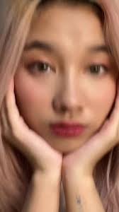 Iris Adamson's Instagram, Twitter & Facebook