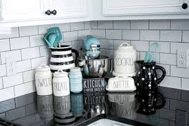 Black And White Farmhouse Kitchen Decor Aqua Kitchen Decor Farmhouse Retro Style Kitchen Decorating Idea Aqua Turquoise Kitchen Accessories And Decor F In 2020 Teal Kitchen Decor Teal Kitchen Aqua Kitchen