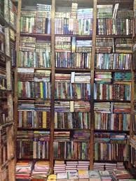 Petite Librairie A Marrakech Maroc 4pieds 6 Pieds Maroc Marrakech Librairies
