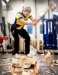 Vår nyblivne juniorvärldsmästare i timbersport, ferry svan visade prov på sina färdigheter i då han gästade bingolottostudion. Tidningen Tillvaxt