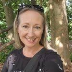 Katie Dinger's Instagram, Twitter & Facebook