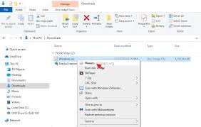 Hey there, my window stucks, it doesnt open.its a normal 2 winged window and the spot where it stucks lies in the middle of right window, on the upper side. How To Repair Windows 10 With An In Place Upgrade Wintips Org Windows Tips How Tos
