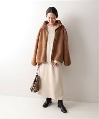 ちょっとそこまで もおしゃれに 大人スタイルのワンマイルコーデ15選 trill トリル ニットワンピース ファッションアイデア ファッション