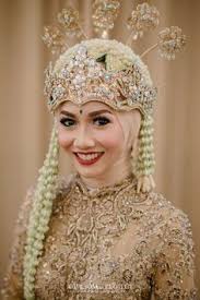 Tentu saja kumpulan tema acara yang menarik memang telah banyak dicari oleh orang di internet. Javaness Modern Hijab Style Wedding