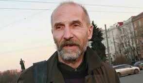 Изначально режиссёр задумывал совсем другого главного героя для своей картины, но после знакомства с мамоновым был поражён самобытным артистизмом музыканта и решил написать сценарий специально под него: T Biphtfku Xym
