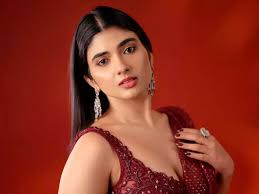 Malayalam starlet Pragya Nagras intimate video leaked, actress vents about  living in a bad dream - The Economic Times