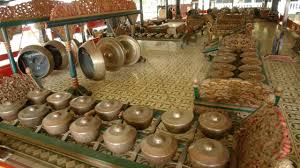 Alat musik tiup merupakan alat musik yang dibunyikan dengan cara ditiup. Gamelan Kesenian Peninggalan Kebudayaan Hindu Budha Histori