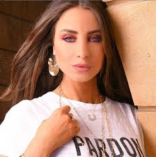كواليس الجلسة التصويرية للإعلامية اللبنانية أنابيلا هلال عائلة انبيلا هلال ١٩٨٣ اولدزموبيل ريجنسي ديو المشاهير أنابيلا هلال دولي شاهين ماريتا حلاني الحلقة الأخيرة the. Ø¨Ø¹Ø¯ ØªØµØ¯Ø±Ù‡Ø§ Ø¬ÙˆØ¬Ù„ Ø£Ø¨Ø±Ø² ØµÙˆØ± Ø£Ù†Ø§Ø¨ÙŠÙ„Ø§ Ù‡Ù„Ø§Ù„ Ù…Ø¹ Ø²ÙˆØ¬Ù‡Ø§ ÙˆØ£Ø¨Ù†Ø§Ø¦Ù‡Ø§ Ø§Ù„ÙˆÙØ¯