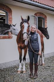 »det er heldigt, at jeg har en stor bagdel. Tett Pa Victoria Gulliksen Cavalier