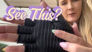 Amazon.com: ComfyBrace Copper Infused Compression Arthritis Gloves for Hand  & Finger Relief from pain/swelling caused by Rheumatoid Arthritis, Carpal  Tunnel, Tendonitis and Poor Circulation, Fits Men & Women : Health &  Household