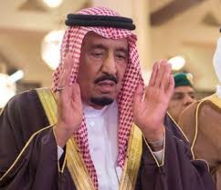 بندر بن سلطان بن عبد العزيز آل سعود (2 مارس 1949 / 5 جمادى الأولى 1368هـ) هو أمير وسياسي ودبلوماسي وطيّار سعودي هو السفير السادس للمملكة العربية السعودية لدى الولايات المتحدة من 24 أكتوبر 1983، حتى 8 سبتمبر 2005. Ø®Ø§Ø¯Ù… Ø§Ù„Ø­Ø±Ù…ÙŠÙ† Ø§Ù„Ø´Ø±ÙŠÙÙŠÙ† ÙŠØ¤Ø¯ÙŠ ØµÙ„Ø§Ø© Ø§Ù„Ù…ÙŠØª Ø¹Ù„Ù‰ Ø§Ù„Ø£Ù…ÙŠØ± Ù…Ù†ØµÙˆØ± Ø¨Ù† ÙÙŠØµÙ„ Ø¨Ù† Ø³Ø¹ÙˆØ¯ Ø¨Ù† Ø¹Ø¨Ø¯Ø§Ù„Ø±Ø­Ù…Ù† ØµØ­ÙŠÙØ© ØµØ±Ø§Ø­Ø© Ø§Ù„Ø§Ù„ÙƒØªØ±ÙˆÙ†ÙŠØ©