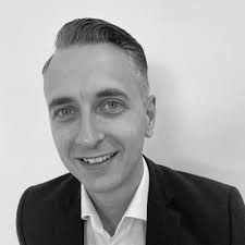 Mari Knowles (@marikleasehold)