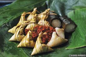 There are a few different varieties of nasi lemak and many variations, but the basis of the dish is rice cooked in coconut milk. Malaysia S Top 40 Foods Malaysian Food Curry Side Dishes Food