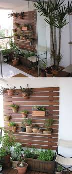 Platzsparende Moebel Kleinen Balkon Gestalten Blumenbeet Garten Terrassenideen Gartenanlegen Gartendeko In 2020 Outdoor Wall Decor Balcony Decor Vertical Garden