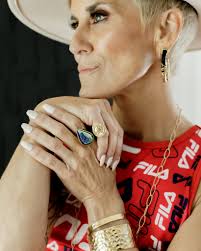 NEVER TRAVEL WITHOUT A NOMAD WRAP! Watch to see why this is one of the  smartest pieces to own. Dress it up or down, long or short, poncho, nursing  cover, or cape.