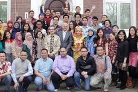 Mengembangkan potensi diri terdiri dari introspeksi kemampuan diri secara mendalam, berniat kuat untuk mengatasi berbagai rintangan, bersikap. Mau Mendapat Beasiswa Buatlah Potret Diri Anda Yang Charming Halaman All Kompas Com