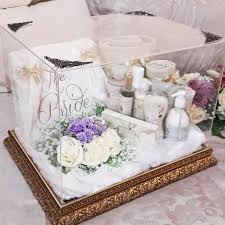 Barang hantaran is basically wedding gifts that the bride and groom give to each other. 46 Best Hantaran Pernikahan Ideas Hantaran Pernikahan Wedding Gifts Packaging Wedding Gift Pack