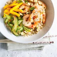 Riz Brun Crevettes Et Tofu Grille Ricardo Recipe Tofu Grilled Shrimp Seafood Recipes