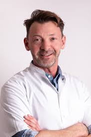 Dr. S. Vandekerkhove