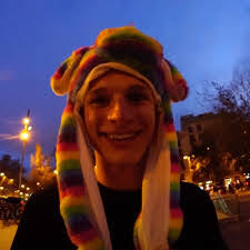 Ali Wray's Instagram, Twitter & Facebook